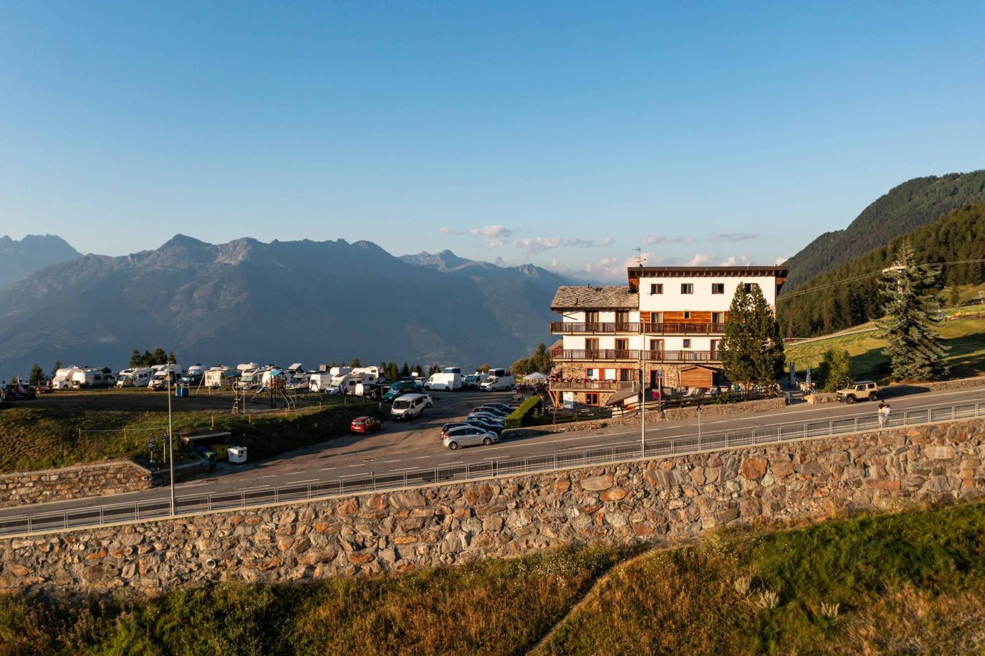 Chalet Des Alpes Gressan Buitenkant foto